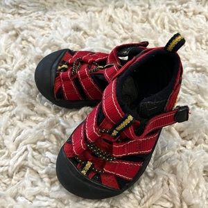 Red toddler KEEN sandals